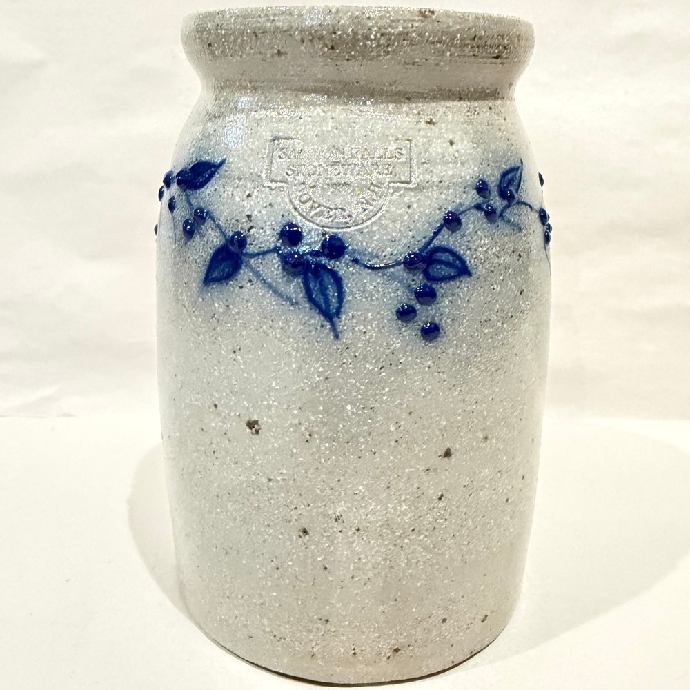 Salmon Falls Stoneware 1989 Blueberry Vine Crock Signed Marian Royal Dover NH